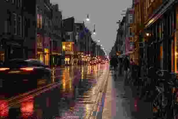 A sample photograph, before and after raising it to 20 KB